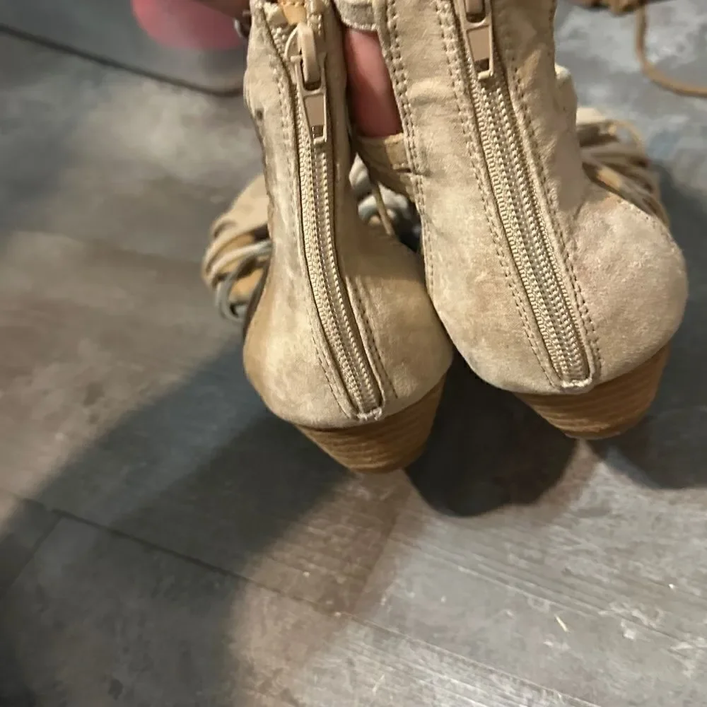 Crown Vintage Lace Up Sandals EUC - Picture 3 of 4